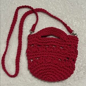 Fuschia Hot Pink Crochet Crossbody Bag so‎ cute! Converts to a handle bag